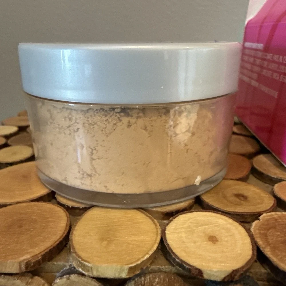 Mary Kay Signature‎ Loose Powder Beige ~ #4643 .74 oz ~ New Old Stock